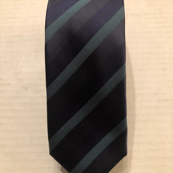 banana Republic men's new 55%polyester 45%silk tie 2 1/4